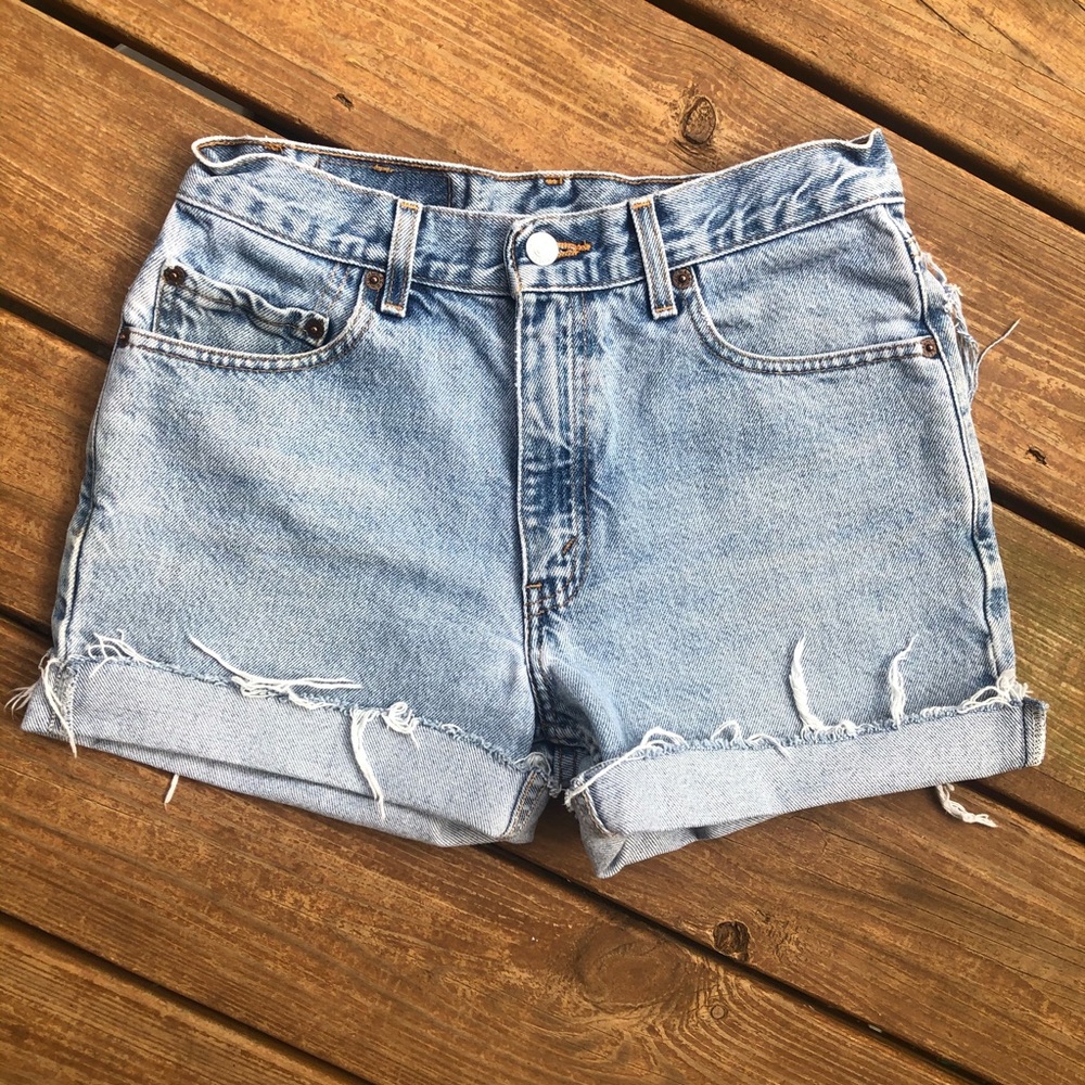 🌻 VINTAGE🌻 Authentic High Waist Levi’s Shorts 4